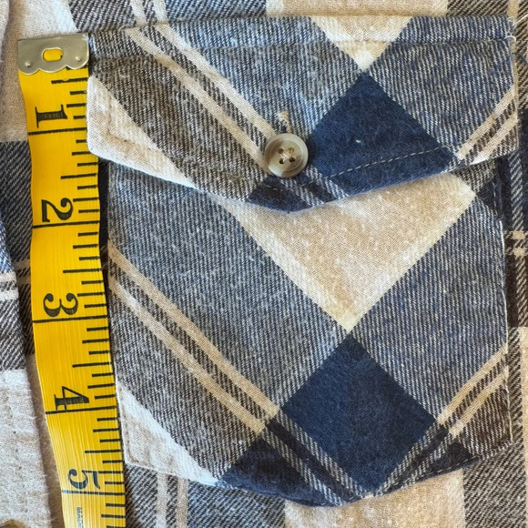RSQ Large Scale Flannel. All over pattern. Button front. Long sleeves. Xsmall - Picture 8 of 11